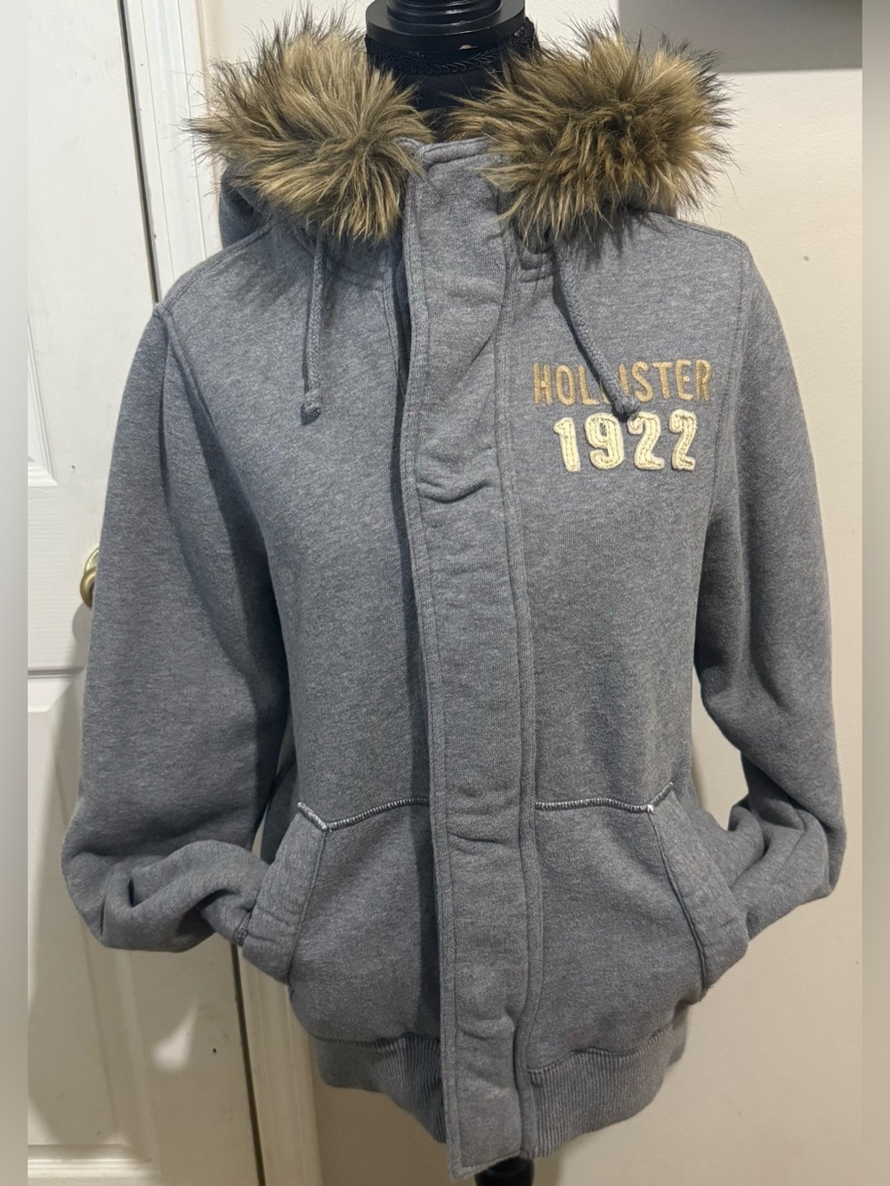 Hollister Light Gray Quilted Jacket with Faux Shearling Trim